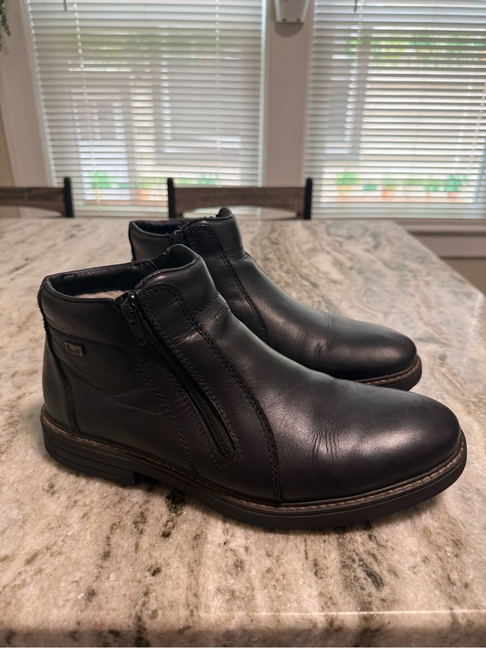 Rieker Men’s 42 US 9 Black Leather Side Zip Ankle Boots